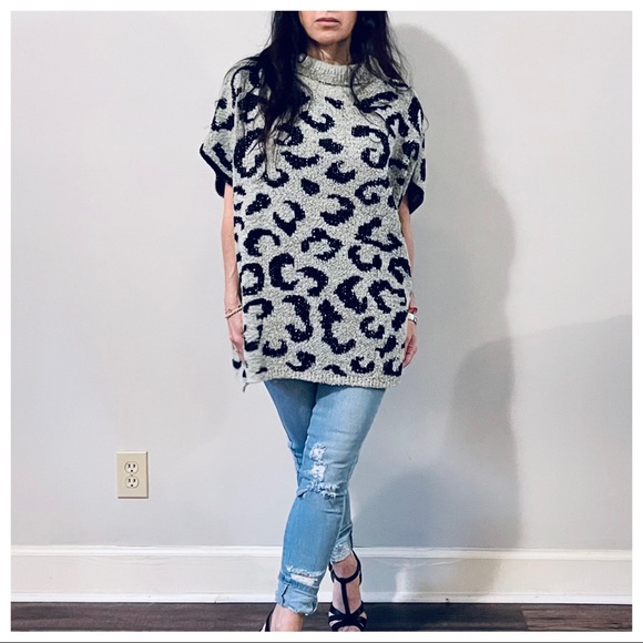 Audrey Leopard poncho knit sweater - Picture 4 of 6